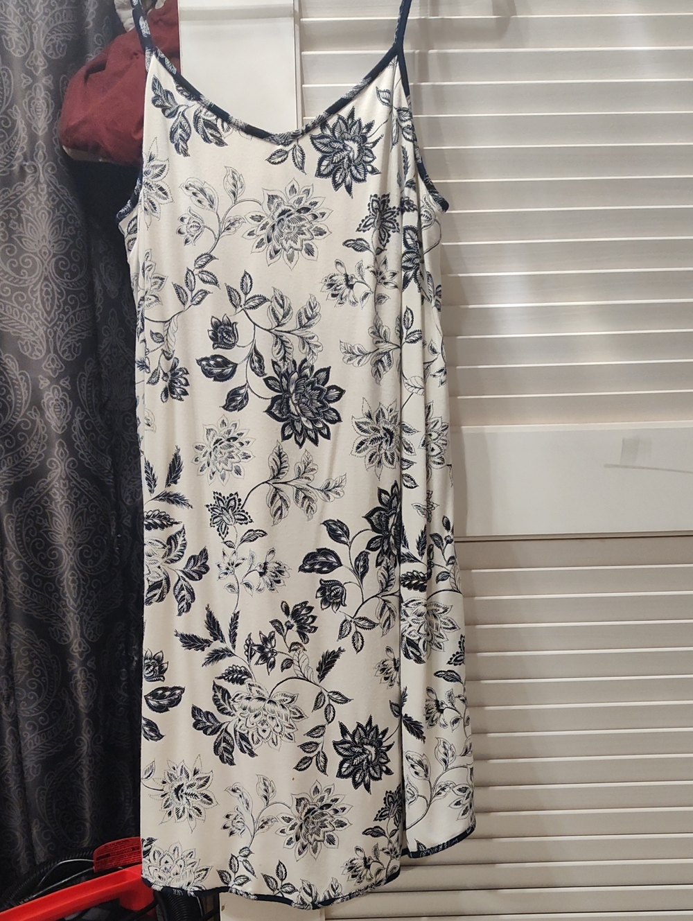 SOMA Floral slip Dress in White & Blue Size Medium Like New With Mild Flaw